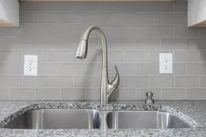 Downtown Columbus~Stunning Upscale 1 bd Suite - Image 4