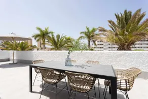 VILLA URBANIA Holiday Home By Sunkeyrents - Image 4