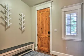 Bellemont Family Home w/ Hot Tub & Playground Set - Image 4