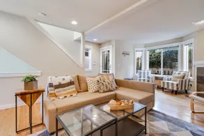 Queen Anne 3BR Townhome | Space Needle 10min - Image 5