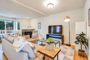 Queen Anne 3BR Townhome | Space Needle 10min - Image 4