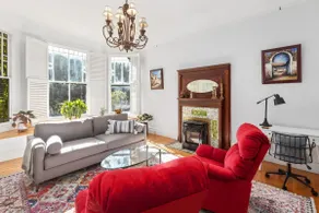 Gorgeous Victorian Flat - Image 3