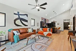 Mid-Century 3 BR In Heart of Downtown Lex - Image 2