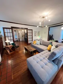Hip and Trendy Bungalow near downtown - Image 4