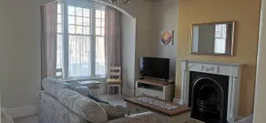 27 Princess Royal - 1st Floor 3 bed apartment - Image 5