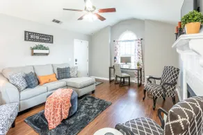 *Great Location* Close to Airport, Jackson, Dining - Image 1