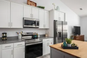 Charming cottage near downtown and beach - Image 4