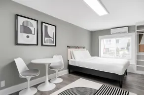 Modern Studio in Trendy Neighborhood Near Downtown - Image 2