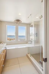 Luxury Oceanside Dream – Steps to Capitola Beach - Image 2