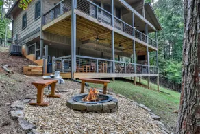 Cozy Fall Cabin in Ellijay + Hot Tub + Sleeps 8! - Image 3
