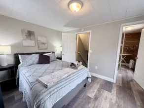 Fun 4 BR 2 bath FULL renovated house w/ driveway - Image 3