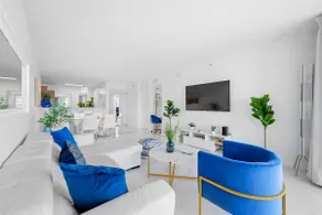 Incredible Bayfront Classy Apt| Walk to beach - Image 5