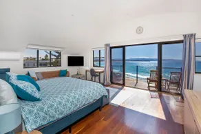 Eclipse Absolute Beachfront with Stunning Views - Image 4