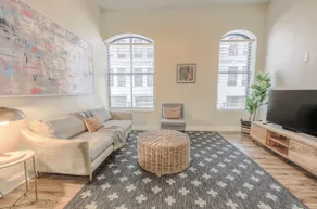 Airy 2BR | Fidi Boston | Walk anywhere! - Image 3