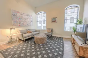 Airy 2BR | Fidi Boston | Walk anywhere! - Image 2