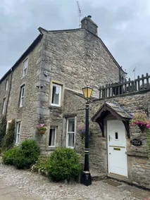 Cottage with terrace & garden - Image 2