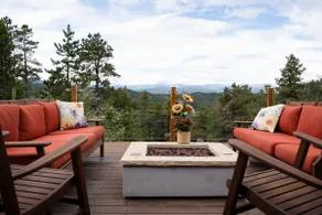 Lodge w/ Hot Tub, Pool Table & Mountain Views - Image 2