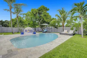 Yehudas Tropical Villa with Heated Infinity Pool - Image 5