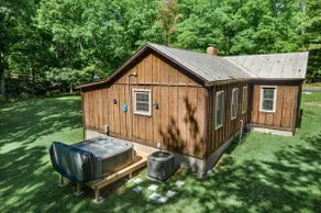 River Birch cabin w/hot tub & fire pit - Image 5