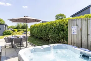 Hazel Lodge, 27 Roadford Lake Lodges - Image 3