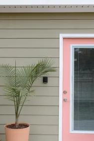 2 bedroom guesthouse with private fenced in yard! - Image 4