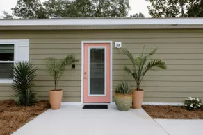 2 bedroom guesthouse with private fenced in yard! - Image 2