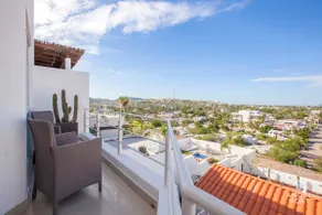 Private Terrace BBQ Pool Walk to Beach - Image 2
