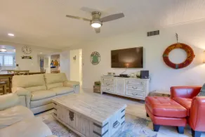 Siesta Key Condo w/ Heated Pool < 1 Mi to Beach - Image 4