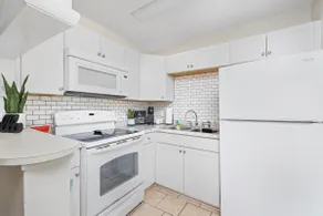 Charming home for 8 Close to State St - Image 4