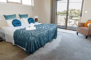 12 Apostles Beach House - Image 3