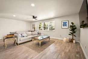 Modern 1-Bedroom Beachside Retreat Steps to the Beach - Image 3