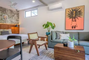 Unique Artistic & Modern Loft, Close to the Beach - Image 2