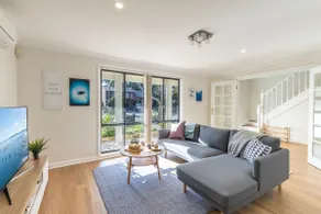 Akoya House 122 Tomaree Rd Pet friendly linen air conditioning WiFi and boat parking - Image 2