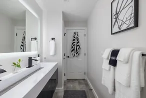 Modern Luxury Hideaway Haven Dog Friendly - Image 4