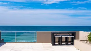 Paradise Penthouse - Beach Front Style And Luxury - Image 3