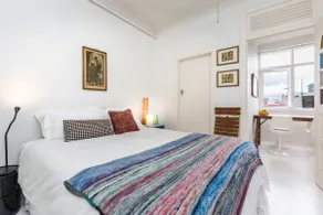 Top Floor 1 Bedroom Apt with Views Close To CBD - Image 5
