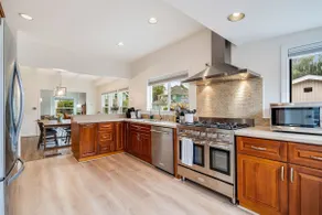 Spacious 3BR Craftsman Home in Seattle Queen Anne - Image 3