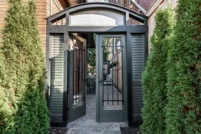 Patio Suite at Henry House Stays - Image 2