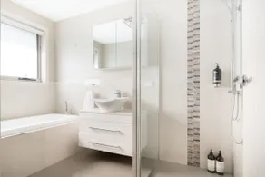 Cute and Cosy 2 Bedroom Unit with Parking and WiFi - Image 4