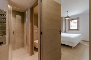 Luxurious 4-room with pool, gym, spa and parking - Image 5