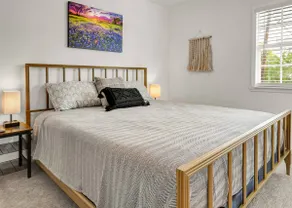 The Dominion: 2 Bdrm/Walk to A&M/Comfy King Beds - Image 5