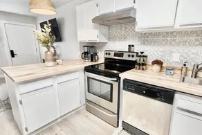 Convenient Game Day 1BR Condo Near FSU Stadium - Image 4
