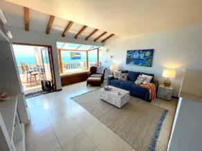 Gorgeous Catalina Villa in Hamilton Cove - Image 2