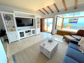 Gorgeous Catalina Villa in Hamilton Cove - Image 3