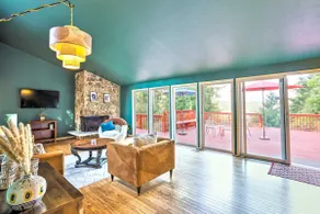 26 Mi to Mount Rainier, Game Room: Puyallup Oasis - Image 3