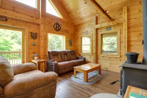 Londonderry Chalet w/ Deck, Fire Pit & Views! - Image 4