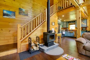 Londonderry Chalet w/ Deck, Fire Pit & Views! - Image 5