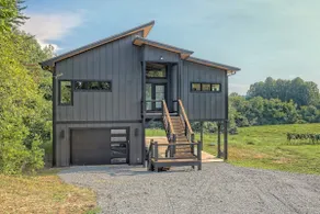 Vineyard House “Casa Tra Le Vigne” by Chatuge Home Concierge | Lake Access · Firepit · Ping Pong - Image 4