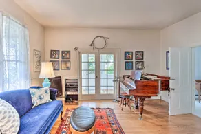 Charming Historic Retreat Near Poverty Bay! - Image 4
