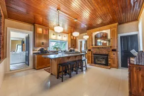Lakefront Escape - 4BR Cottage, Beach & Fire Pit - Image 5